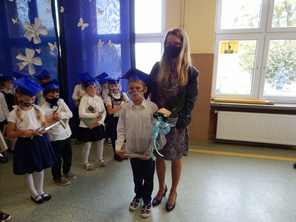 Ślubowanie klas I w hrubieszowskiej Jedynce
