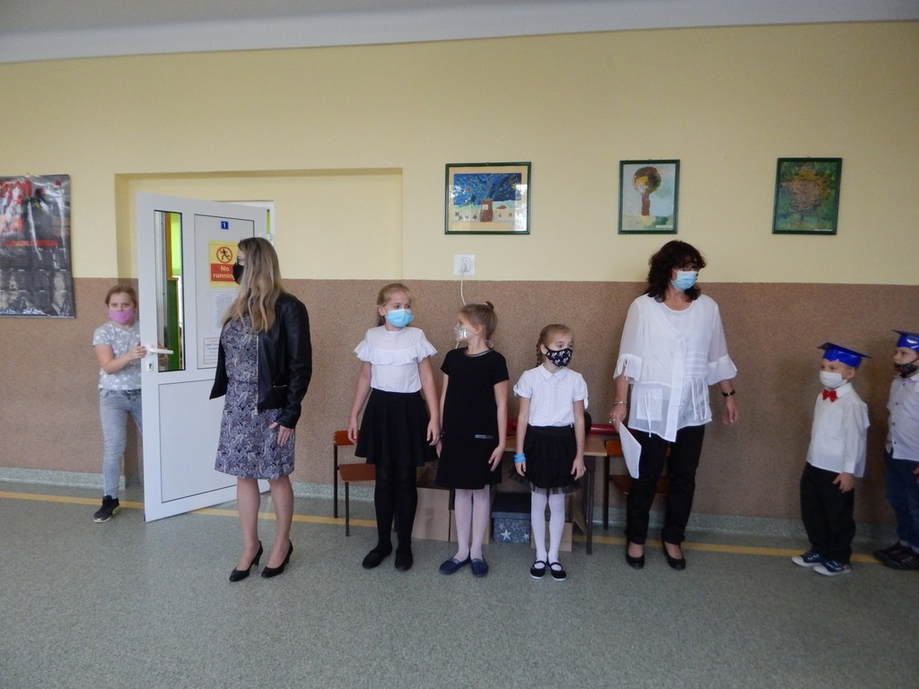 Ślubowanie klas I w hrubieszowskiej Jedynce