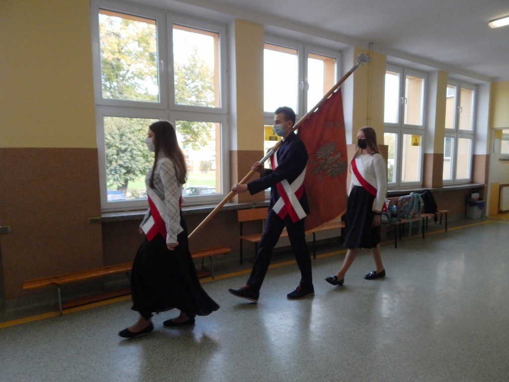Ślubowanie klas I w hrubieszowskiej Jedynce