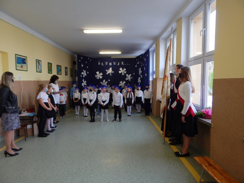 Ślubowanie klas I w hrubieszowskiej Jedynce