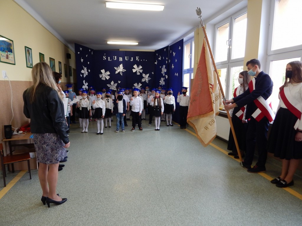Ślubowanie klas I w hrubieszowskiej Jedynce