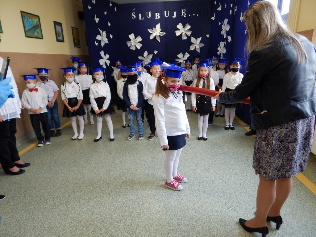 Ślubowanie klas I w hrubieszowskiej Jedynce