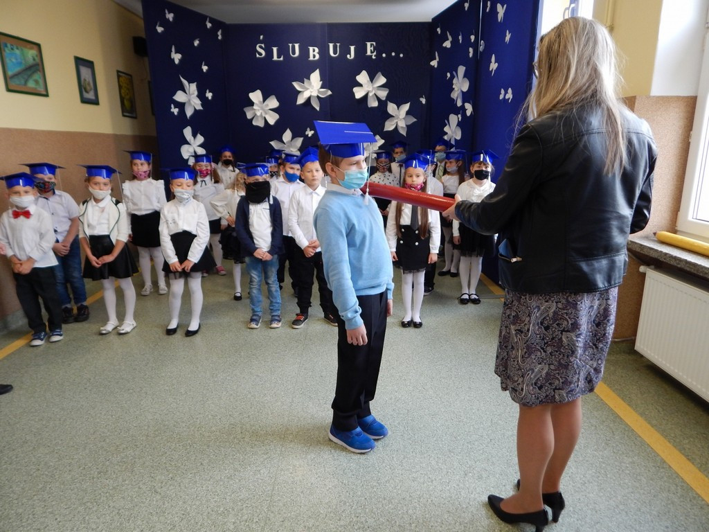 Ślubowanie klas I w hrubieszowskiej Jedynce