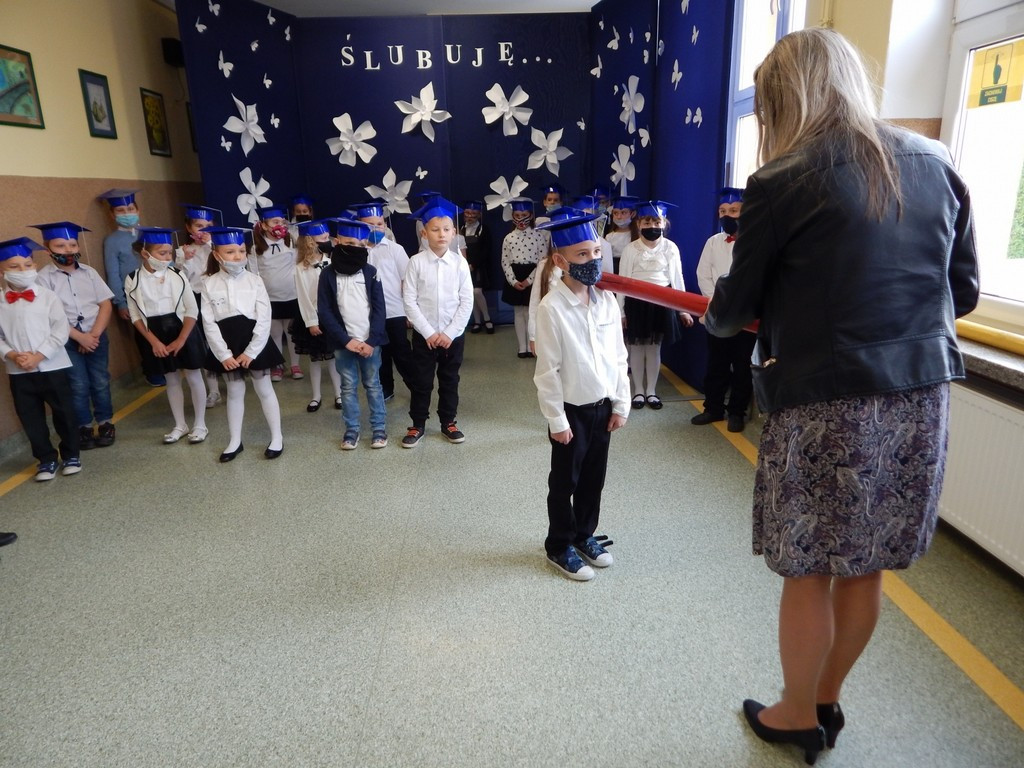 Ślubowanie klas I w hrubieszowskiej Jedynce