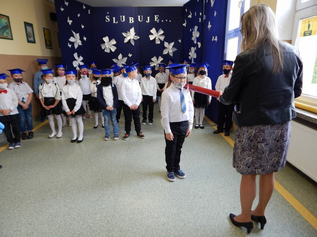 Ślubowanie klas I w hrubieszowskiej Jedynce