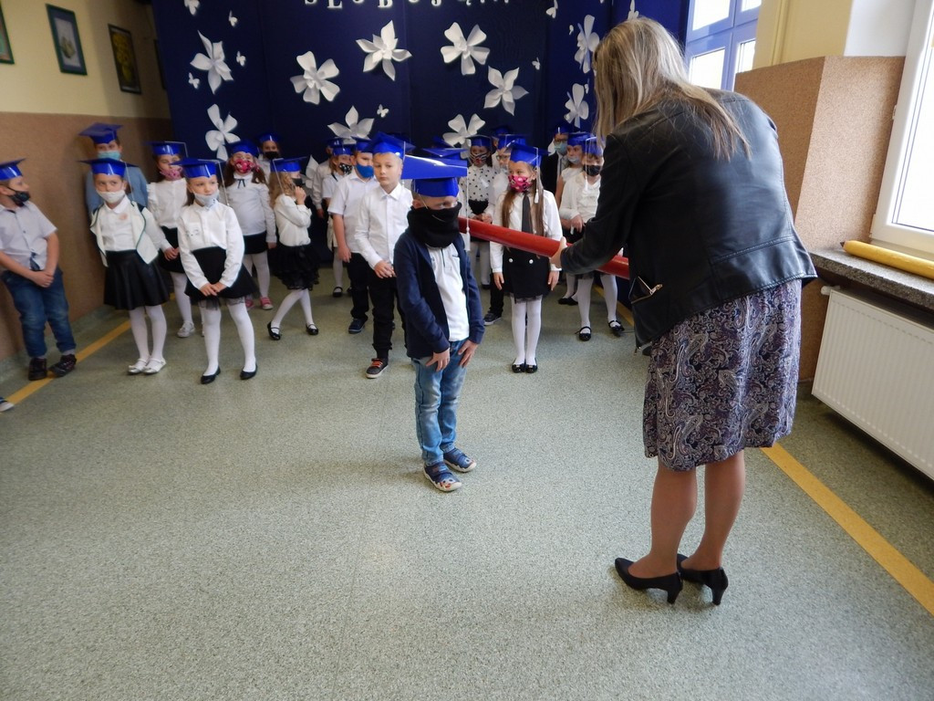 Ślubowanie klas I w hrubieszowskiej Jedynce