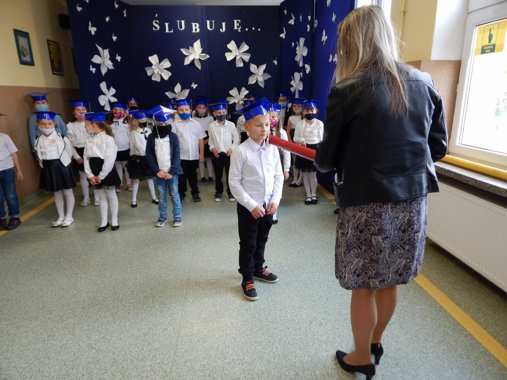 Ślubowanie klas I w hrubieszowskiej Jedynce