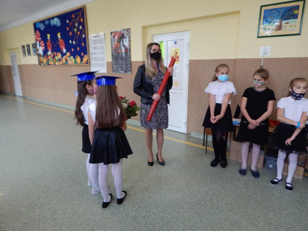 Ślubowanie klas I w hrubieszowskiej Jedynce