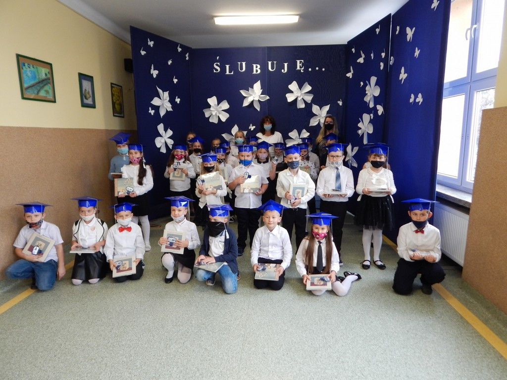 Ślubowanie klas I w hrubieszowskiej Jedynce