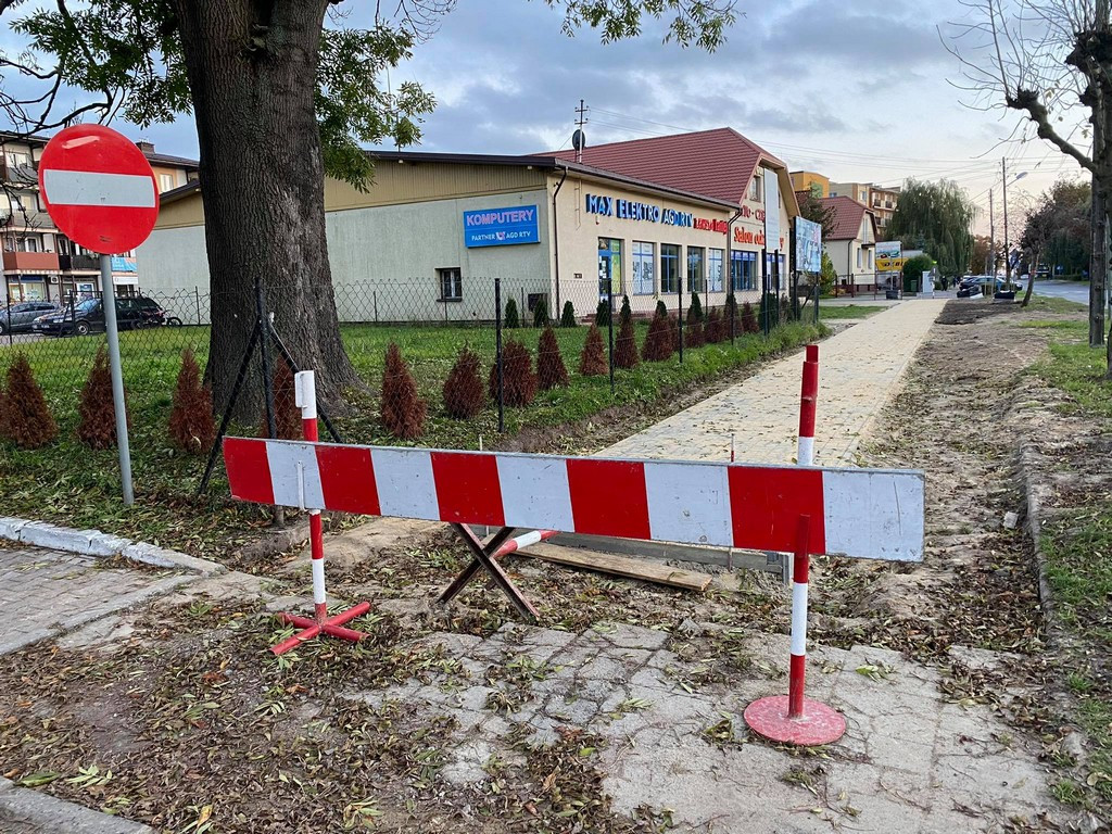 Hrubieszów: Remont chodnika na ul. Mickiewicza - ZDJĘCIA