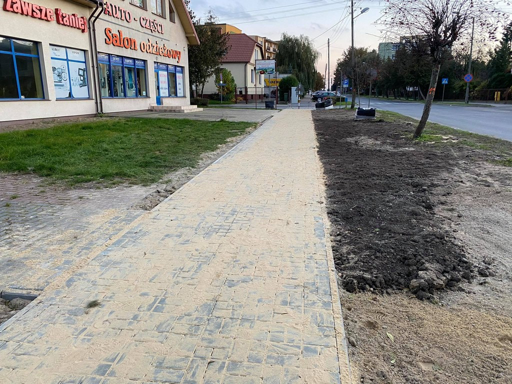 Hrubieszów: Remont chodnika na ul. Mickiewicza - ZDJĘCIA