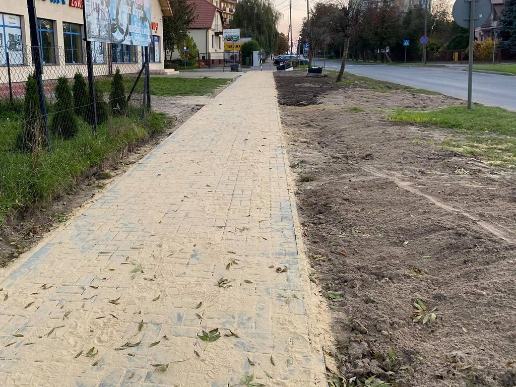 Hrubieszów: Remont chodnika na ul. Mickiewicza - ZDJĘCIA