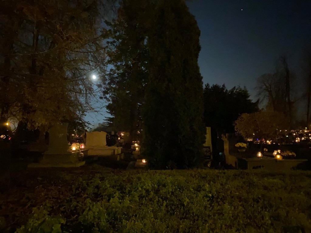 Hrubieszów: Dzień Wszystkich Świętych na hrubieszowskim cmentarzu - ZDJĘCIA