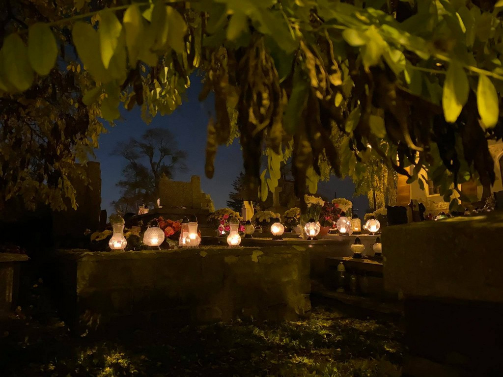 Hrubieszów: Dzień Wszystkich Świętych na hrubieszowskim cmentarzu - ZDJĘCIA