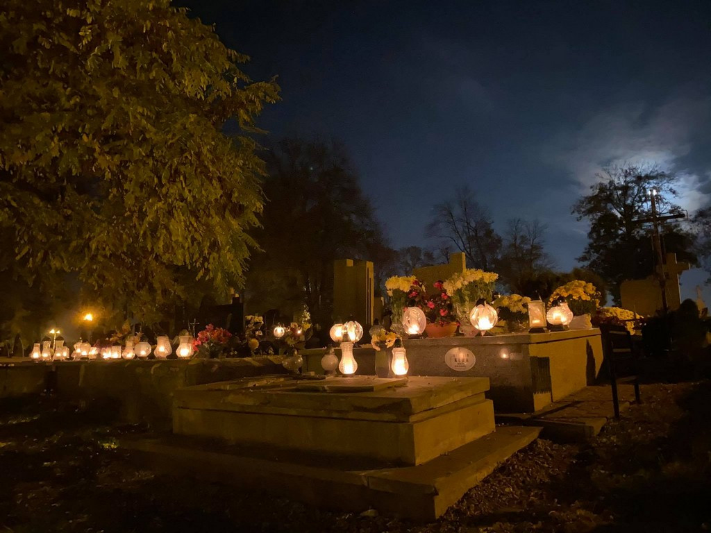 Hrubieszów: Dzień Wszystkich Świętych na hrubieszowskim cmentarzu - ZDJĘCIA