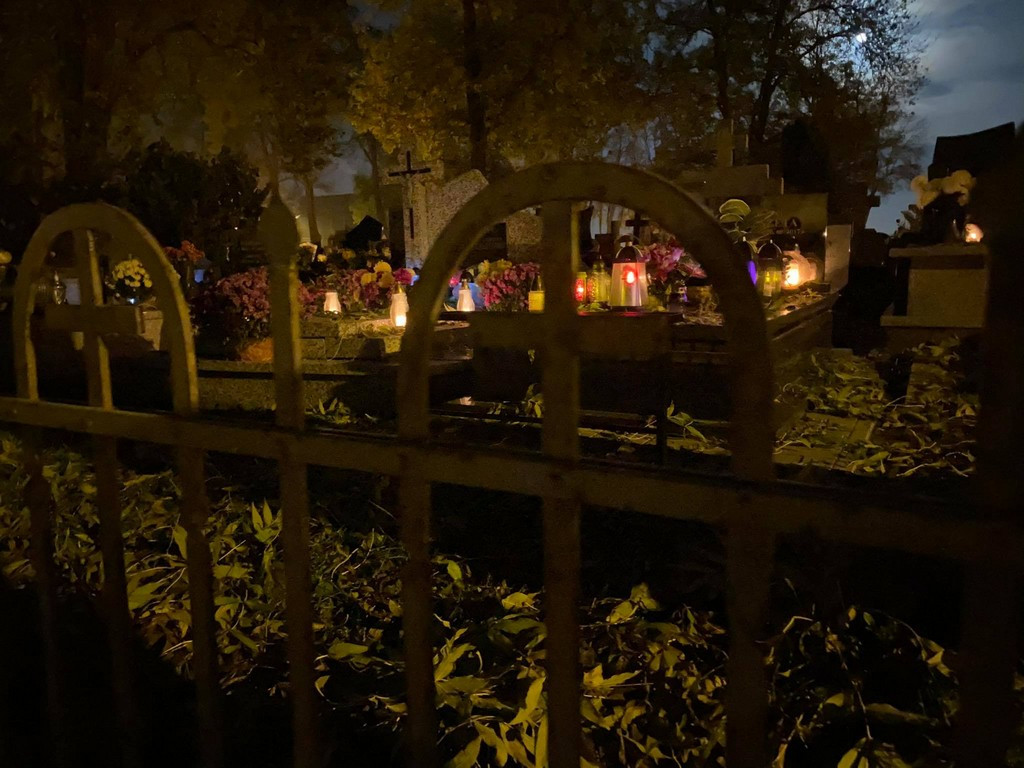 Hrubieszów: Dzień Wszystkich Świętych na hrubieszowskim cmentarzu - ZDJĘCIA