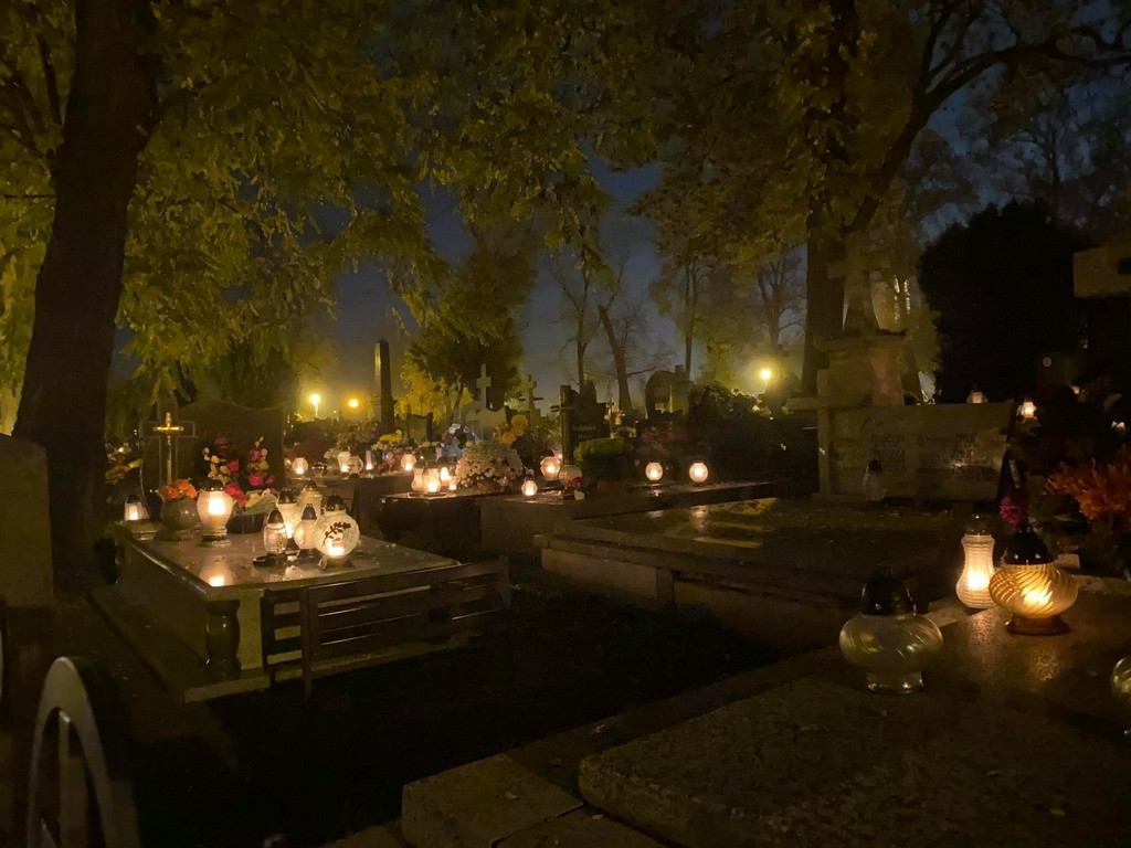 Hrubieszów: Dzień Wszystkich Świętych na hrubieszowskim cmentarzu - ZDJĘCIA