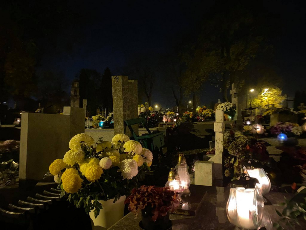Hrubieszów: Dzień Wszystkich Świętych na hrubieszowskim cmentarzu - ZDJĘCIA
