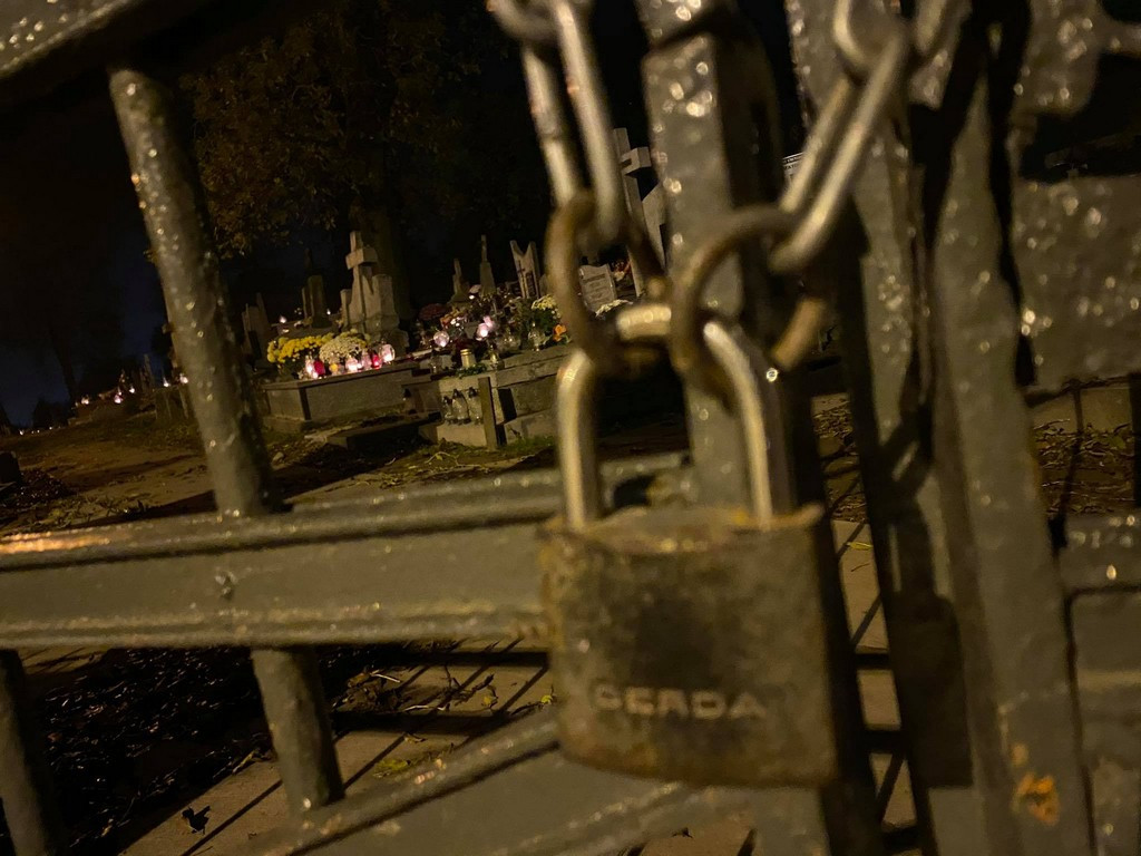 Hrubieszów: Dzień Wszystkich Świętych na hrubieszowskim cmentarzu - ZDJĘCIA