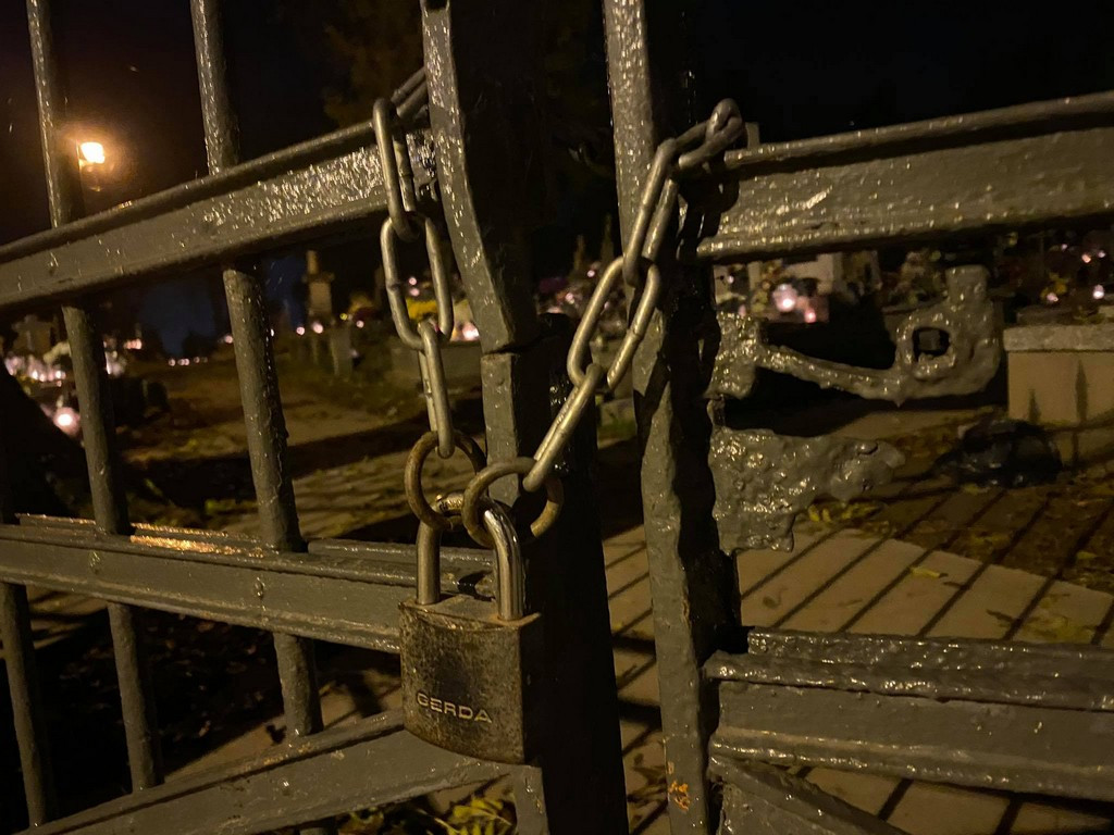 Hrubieszów: Dzień Wszystkich Świętych na hrubieszowskim cmentarzu - ZDJĘCIA