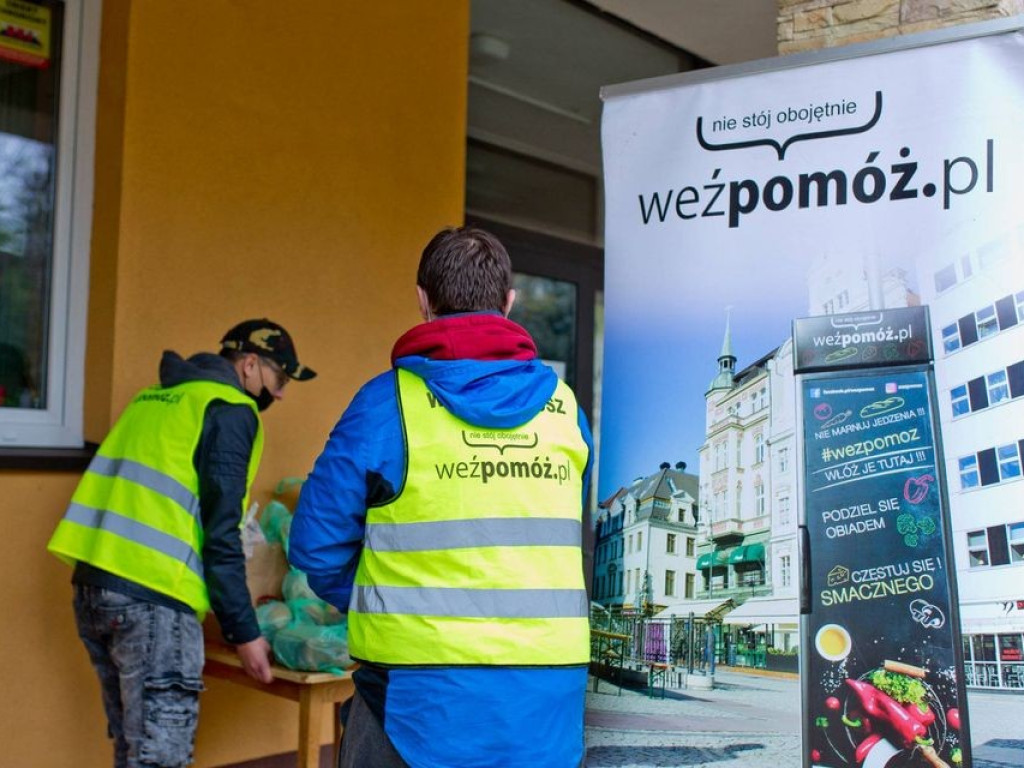 Hrubieszów: Masz za dużo jedzenia? Nie wyrzucaj! Włóż je do lodówki i podziel się z potrzebującymi!