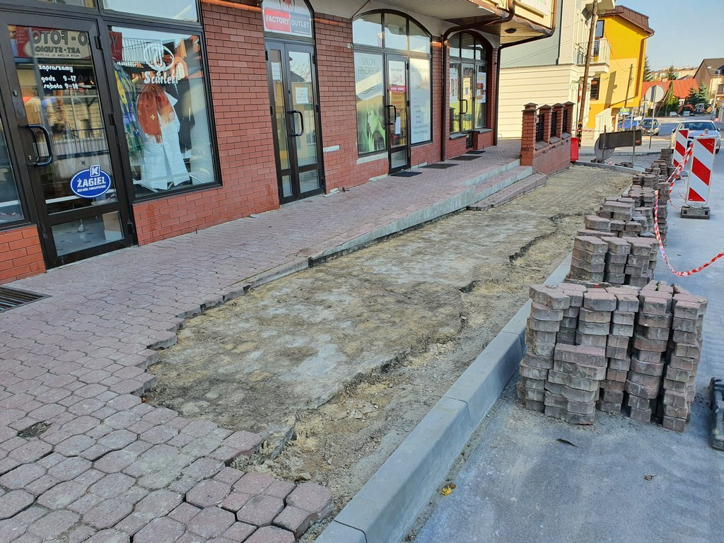Hrubieszów: Remont chodnika na Prostej - ZDJĘCIA