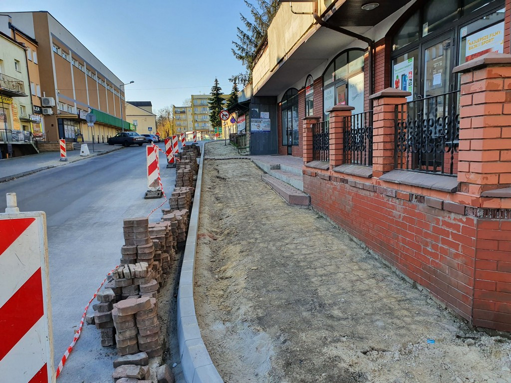Hrubieszów: Remont chodnika na Prostej - ZDJĘCIA