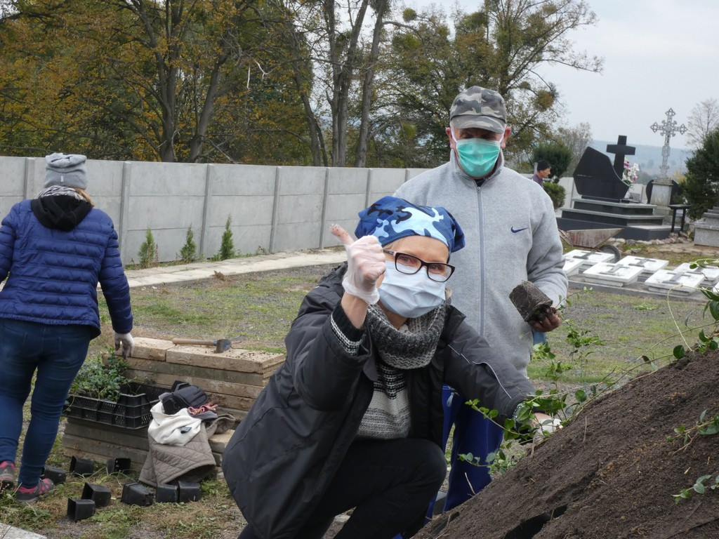 Uchanie: W hołdzie nieznanym bohaterom walk o niepodległość