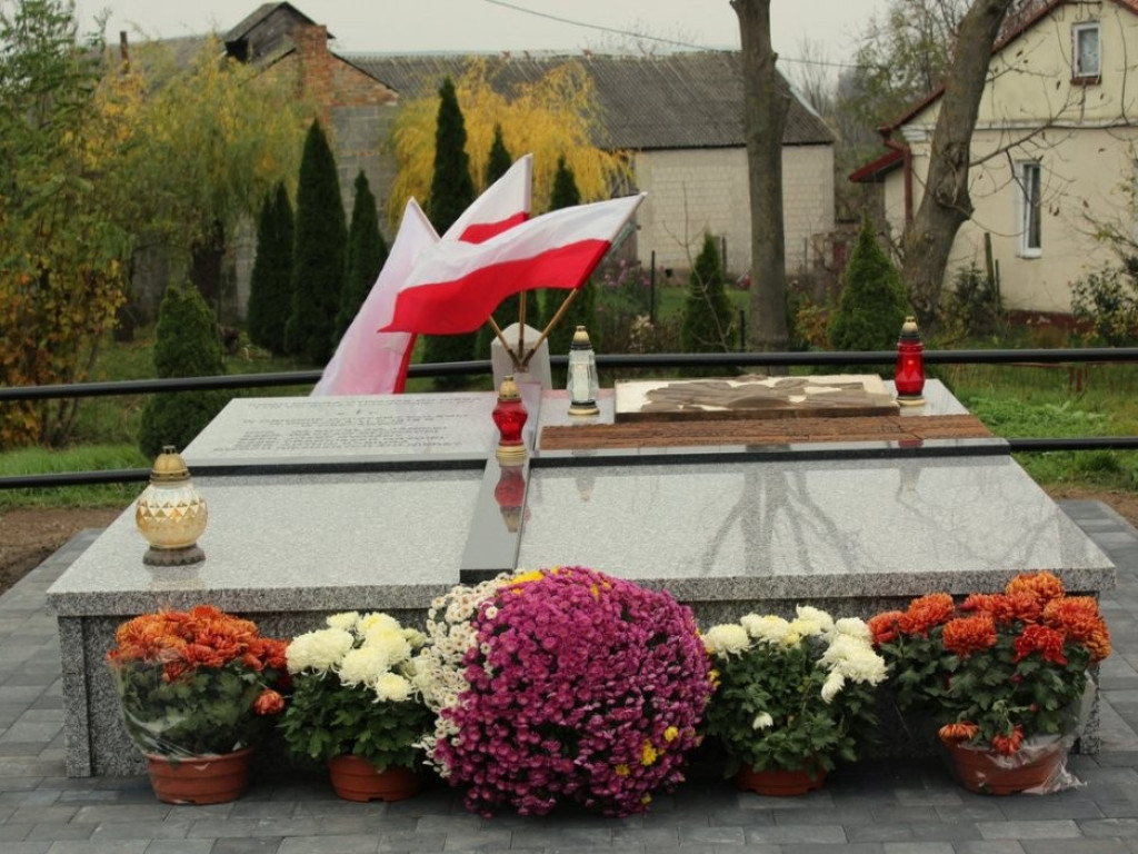 Gmina Dołhobyczów: Pamięć o bohaterach zawsze w sercach naszych...