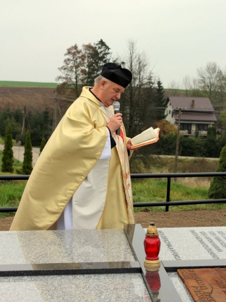 Gmina Dołhobyczów: Pamięć o bohaterach zawsze w sercach naszych...