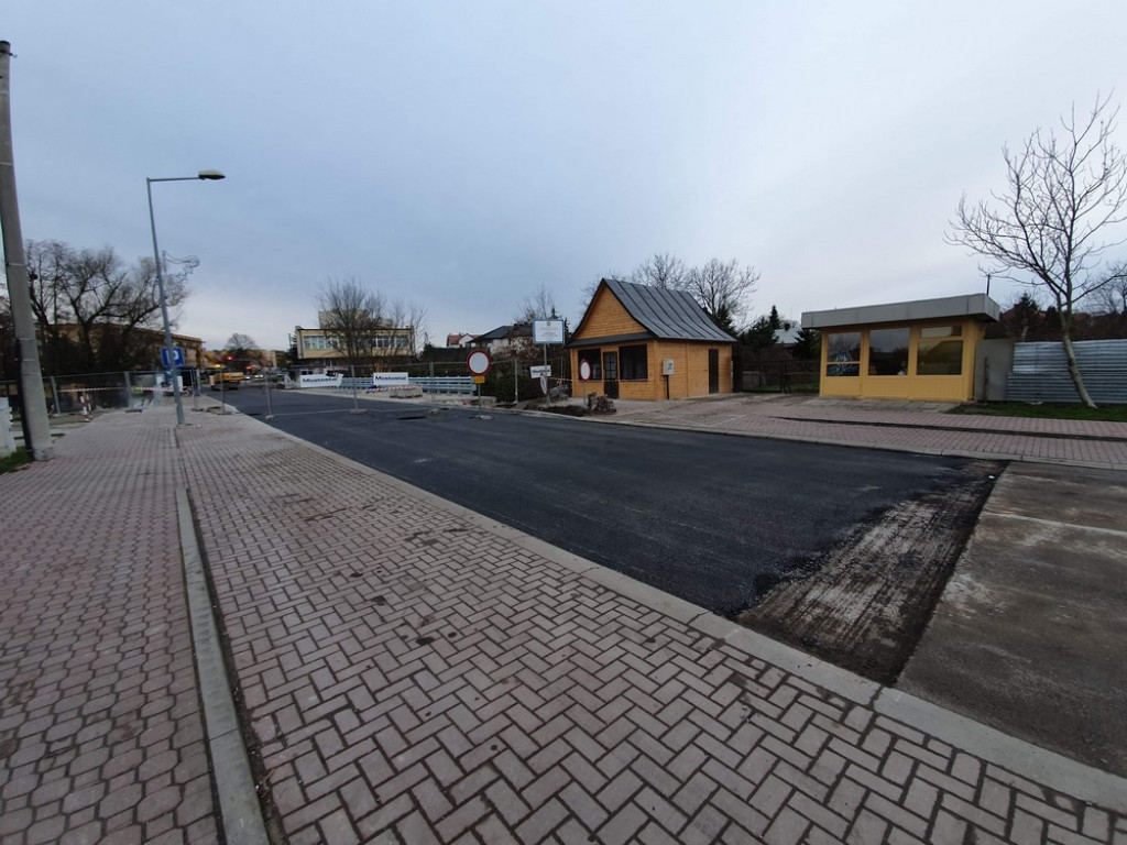 Hrubieszów: Nowy asfalt na moście - ZDJĘCIA