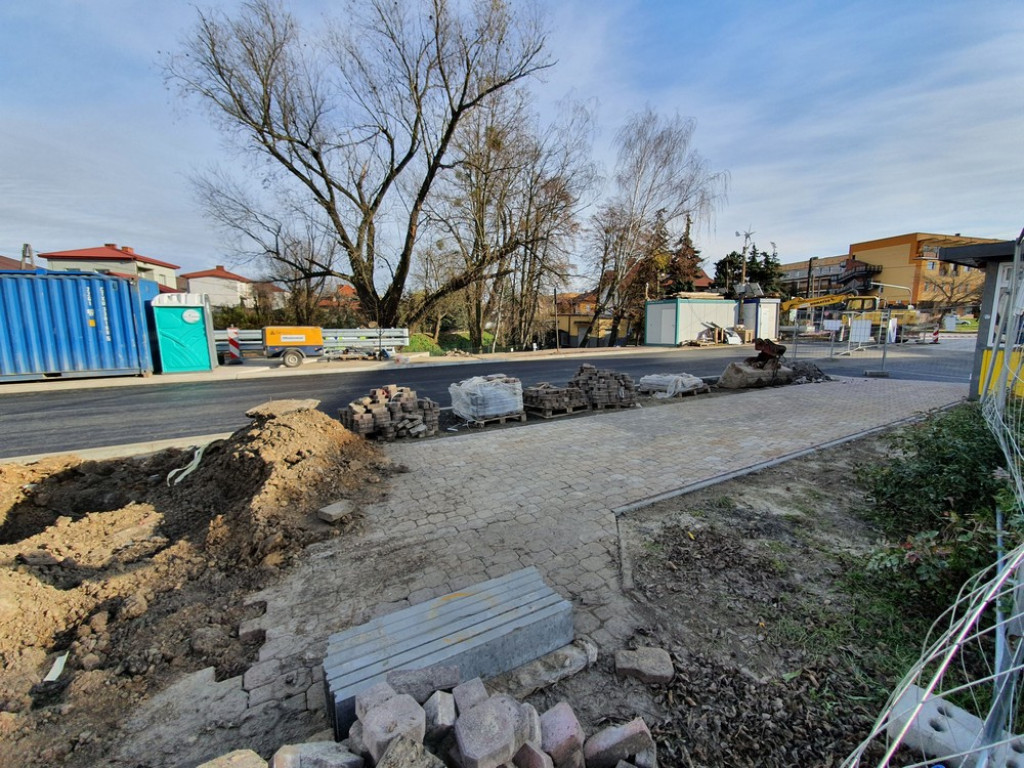 Hrubieszów: Nowy asfalt na moście - ZDJĘCIA