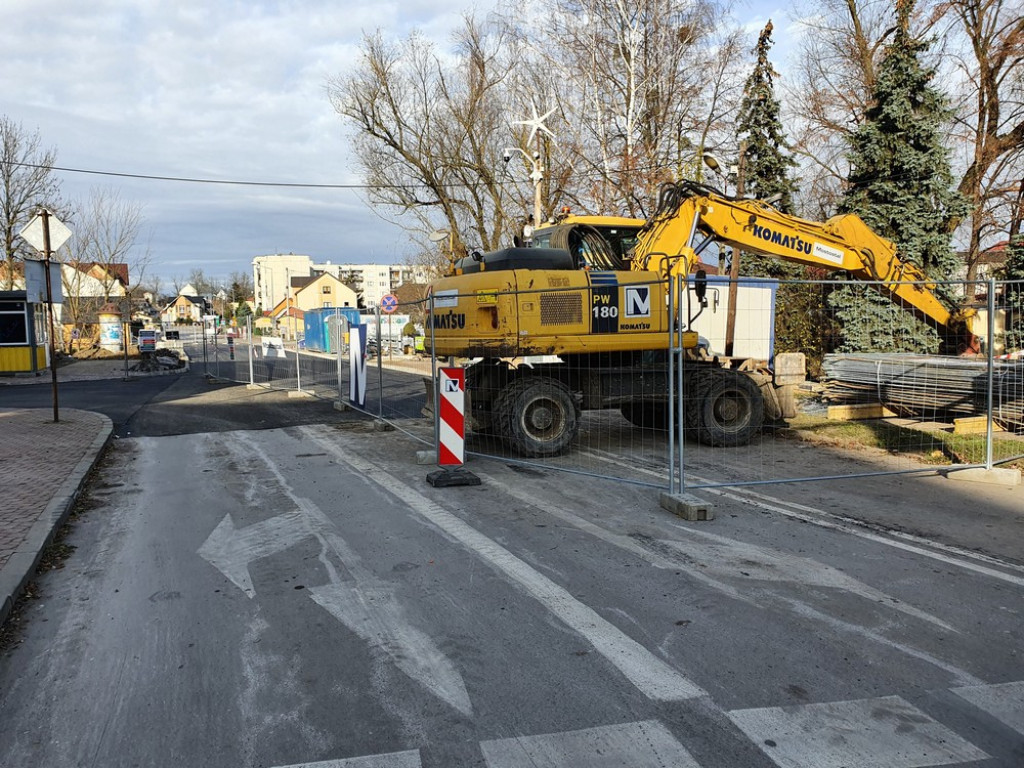 Hrubieszów: Nowy asfalt na moście - ZDJĘCIA
