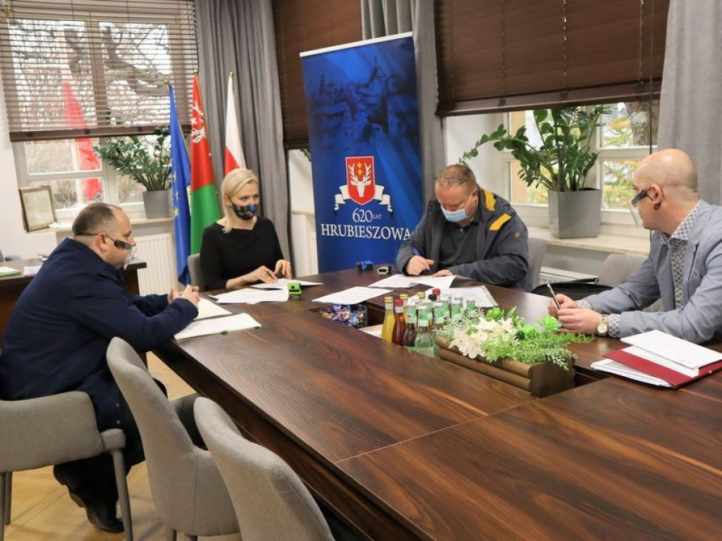 Podpisano umowę na remont Urzędu Miasta Hrubieszów - ZDJĘCIA