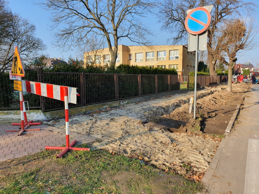 Hrubieszów: Trwa remont chodnika na ulicy Hubala - ZDJĘCIA