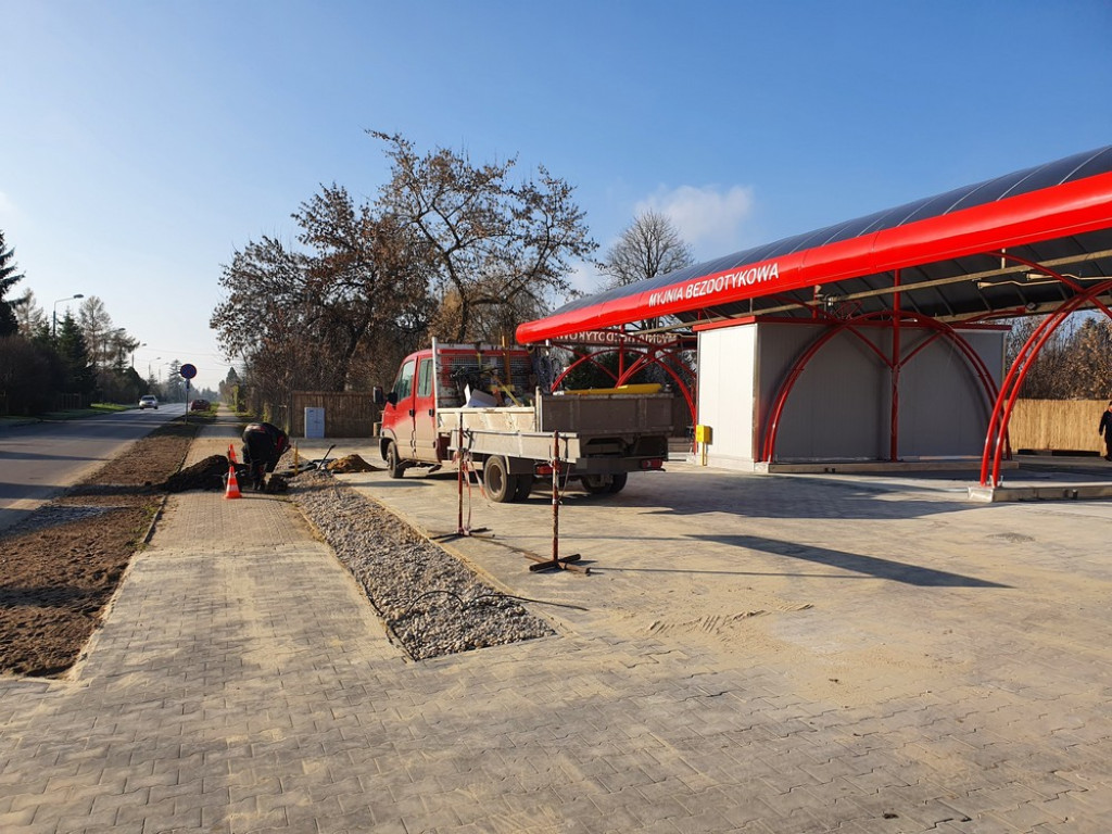 Hrubieszów: Nowy market i myjnia na Dwernickiego - ZDJĘCIA