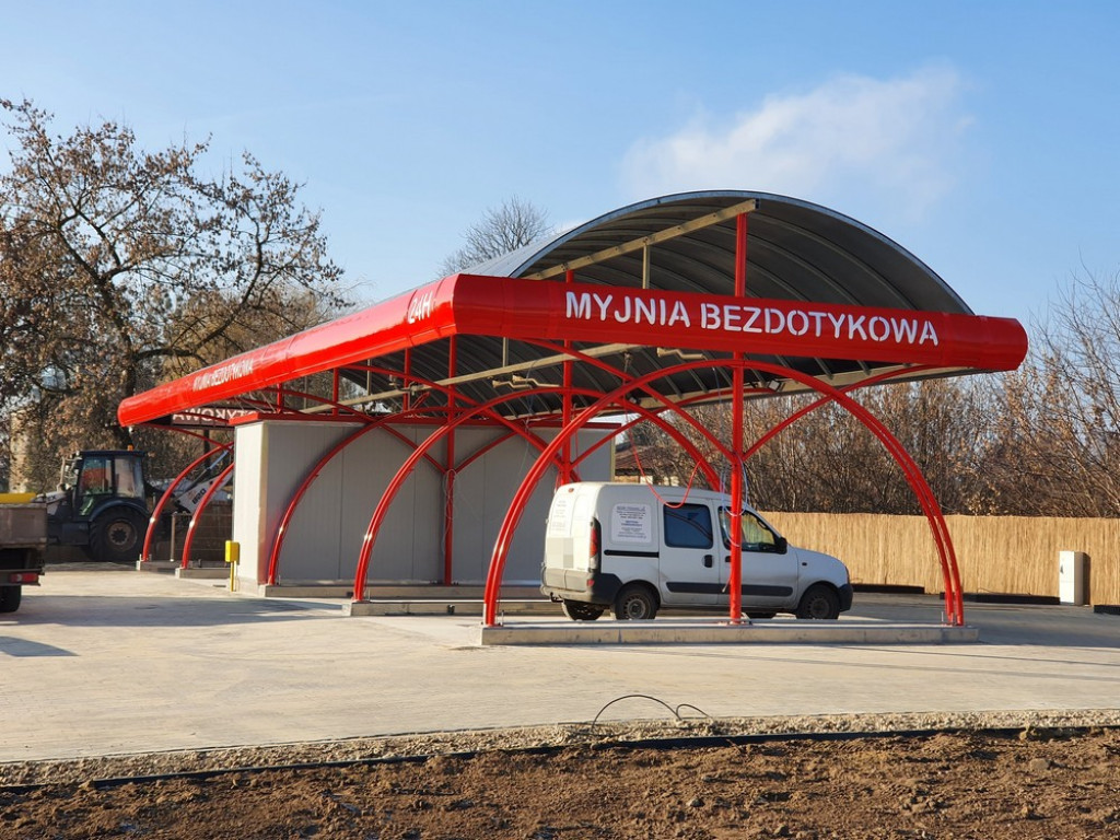 Hrubieszów: Nowy market i myjnia na Dwernickiego - ZDJĘCIA