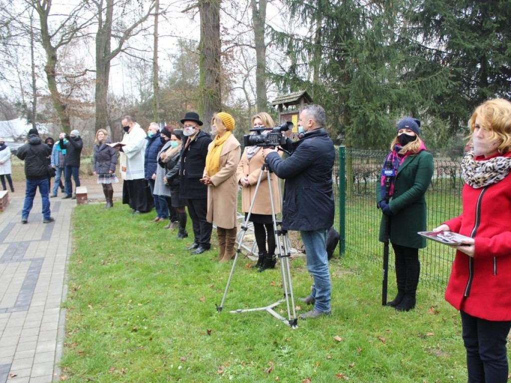 Pamiętamy - Dziękujemy. Odsłonięcie muralu patriotycznego w miejscowości Hostynne-Kolonia - ZDJĘCIA