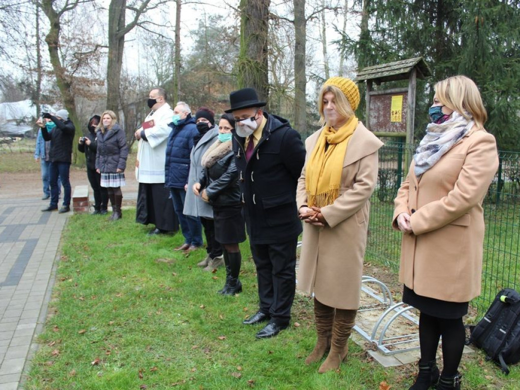 Pamiętamy - Dziękujemy. Odsłonięcie muralu patriotycznego w miejscowości Hostynne-Kolonia - ZDJĘCIA