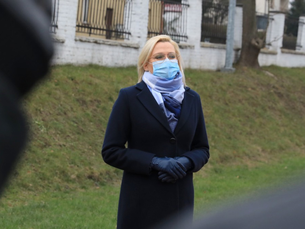 Wizyta wicepremiera Jacka Sasina w Hrubieszowie. Przekazał symboliczny czek dla miasta