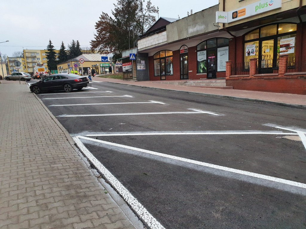 Hrubieszów: Uwaga! Nowe miejsca parkingowe na ulicy Prostej