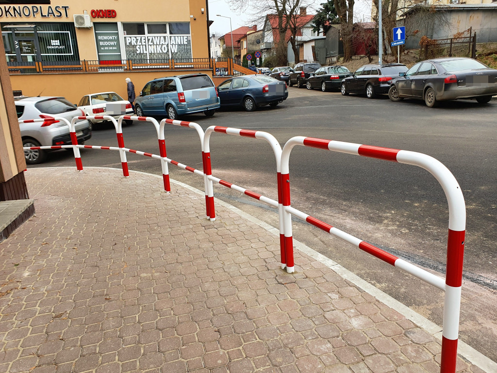 Hrubieszów: Targowa po remoncie - zamontowano barierki ochronne - ZDJĘCIA