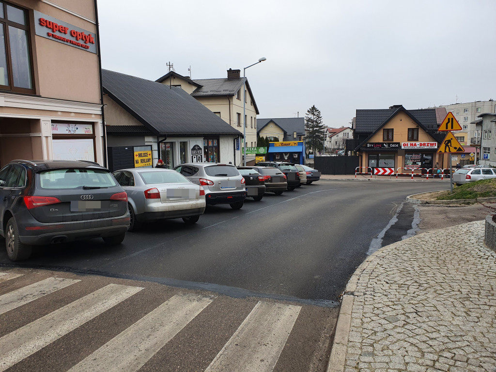 Hrubieszów: Targowa po remoncie - zamontowano barierki ochronne - ZDJĘCIA