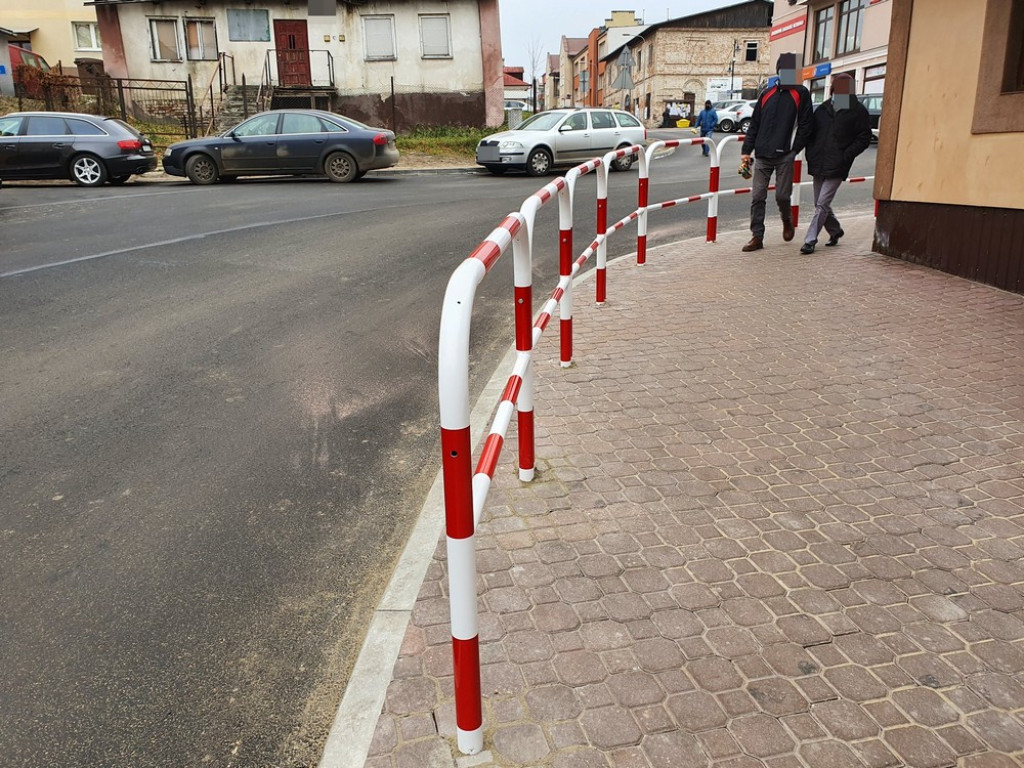 Hrubieszów: Targowa po remoncie - zamontowano barierki ochronne - ZDJĘCIA