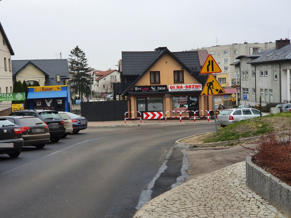 Hrubieszów: Targowa po remoncie - zamontowano barierki ochronne - ZDJĘCIA