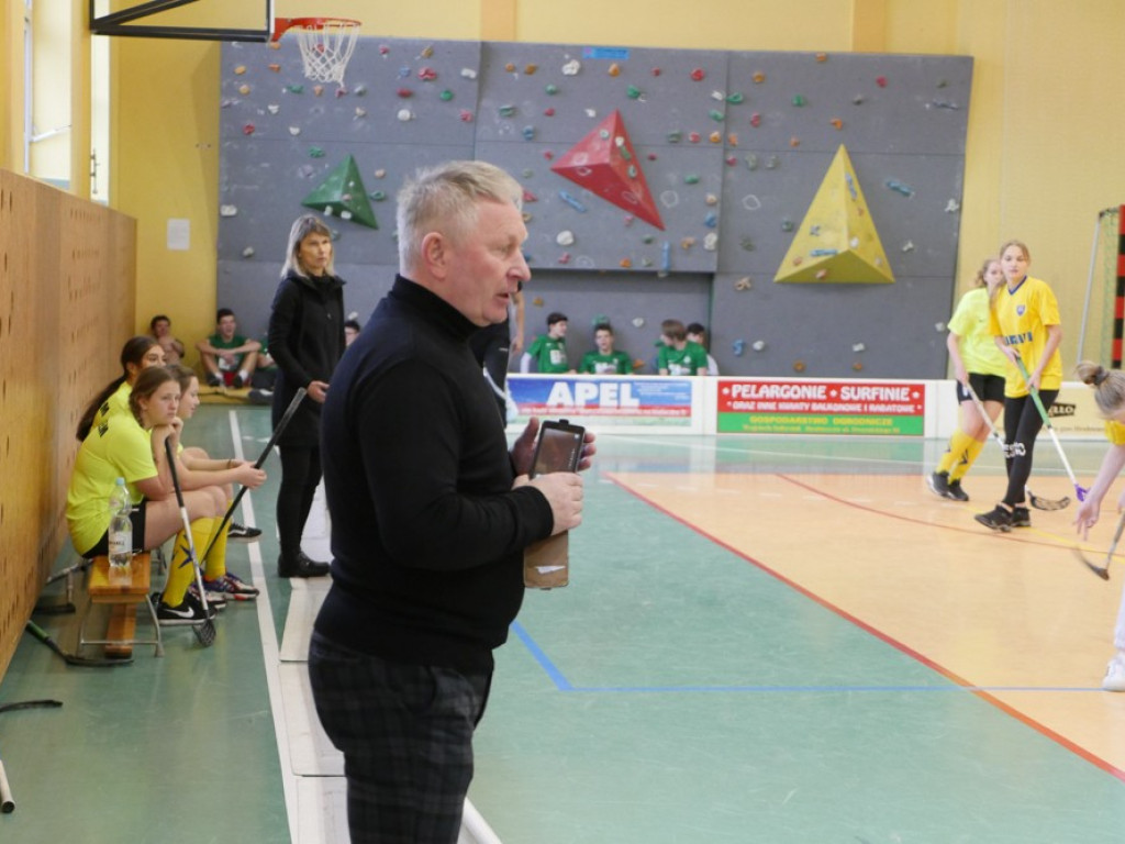 Finał wojewódzki Igrzysk Młodzieży Szkolnej w unihokeju - Dwójka i Trójka ze złotymi medalami - ZDJĘCIA