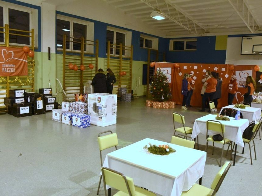 Starostwo Powiatowe w Hrubieszowie przyłączyło się do Szlachetnej Paczki - ZDJĘCIA