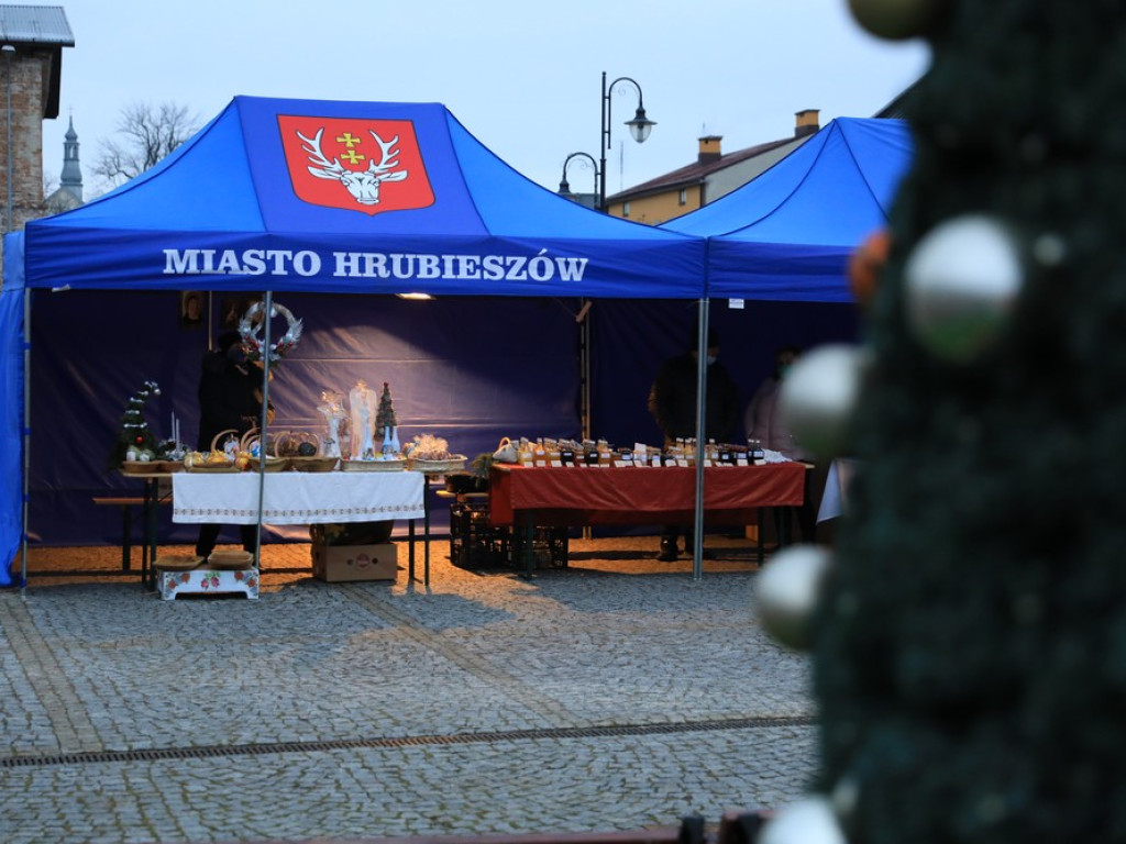 Hrubieszów: Kiermasz świąteczny na rynku - ZDJĘCIA