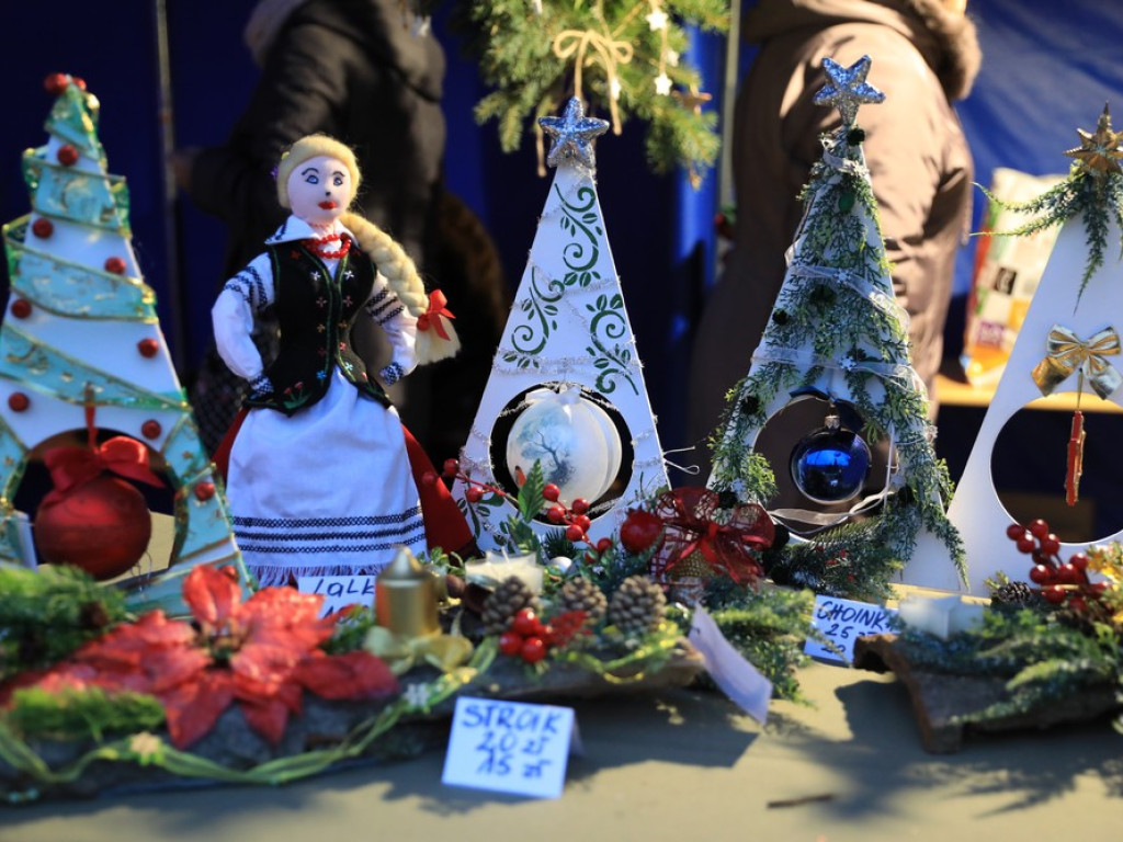 Hrubieszów: Kiermasz świąteczny na rynku - ZDJĘCIA