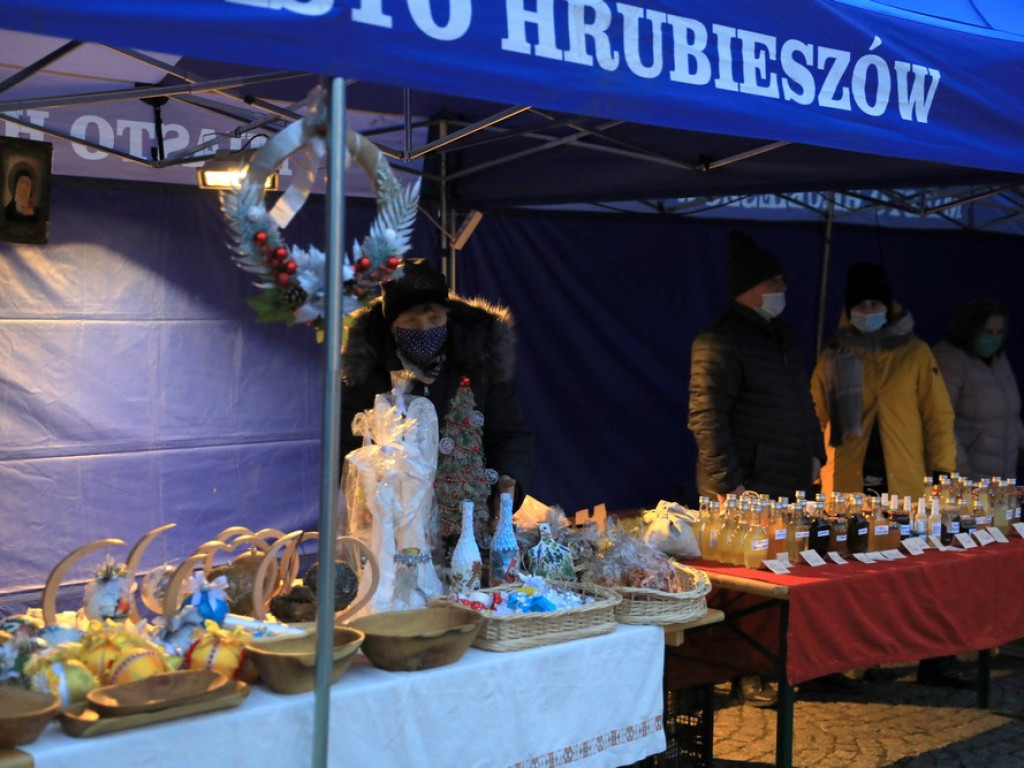 Hrubieszów: Kiermasz świąteczny na rynku - ZDJĘCIA